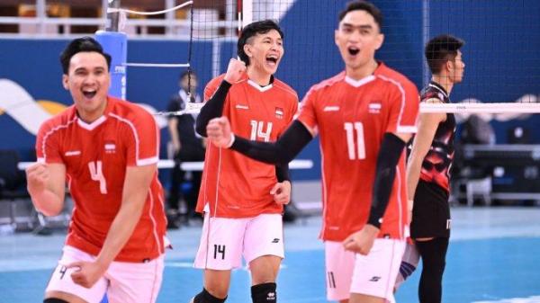 SELEBRASI - Pemain Timnas voli putra Indonesia melakukan selebrasi saat melawan Thailand di ajang AVC Nations Cup 2025, Rabu (18/6/2025).