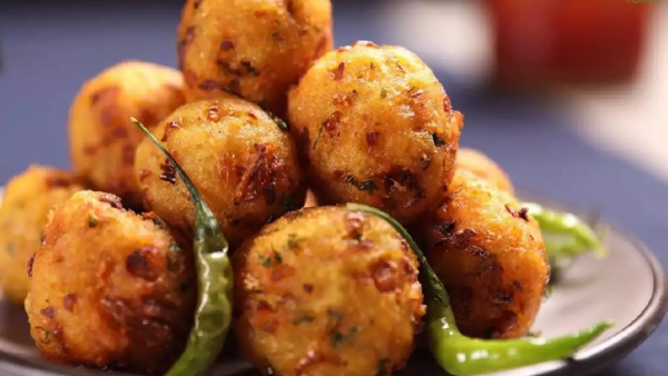 Make Pohe's crispy pakoras in the morning breakfast, the taste is such that keep licking the fingers, note the secret recipe