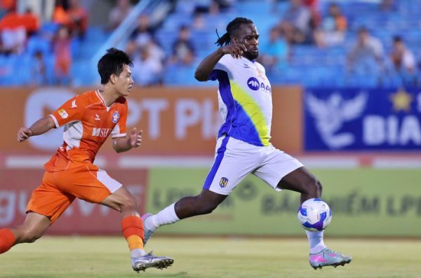 CLB Đà Nẵng đá trận play-off với Trường Tươi Bình Phước - Ảnh 1.