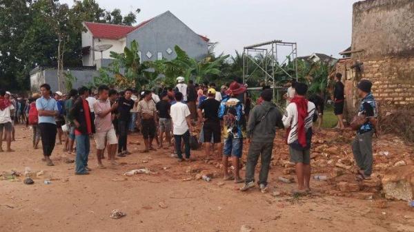 20250622_tembok lapangan kerapan sapi