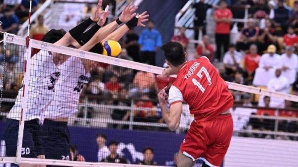 PEVOLI BAHRAIN - Outside Hitter Bahrain, M. Yaqoob, saat menggawangi timnya melawan Korea Selatan dalam babak semifinal AVC Nations Cup 2025 di Manama, Bahrain, pada 23 Juni 2025. (Foto: Asian Volleyball)
