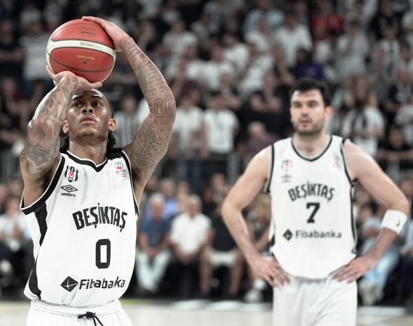 Kyle Allman (0) of Besiktas Fibabanka in action during Game 4 of the Türkiye Sigorta Basketball Super League playoff finals between Fenerbahce Beko and Besiktas Fibabanka at Basketball Development Center in Istanbul, Türkiye on June 23, 2025. (AA Photo)