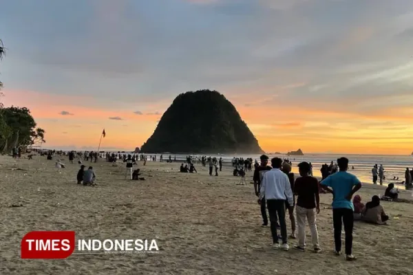 Pantai-Merah.jpg