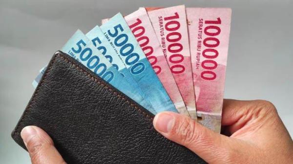 KASUS PENIPUAN - Foto ilustrasi untuk berita sejumlah pedagang kaget punya utang Rp 200 juta karena ulah eks pegawai Dishub Surabaya. Data didaftarkan pinjol tanpa izin.