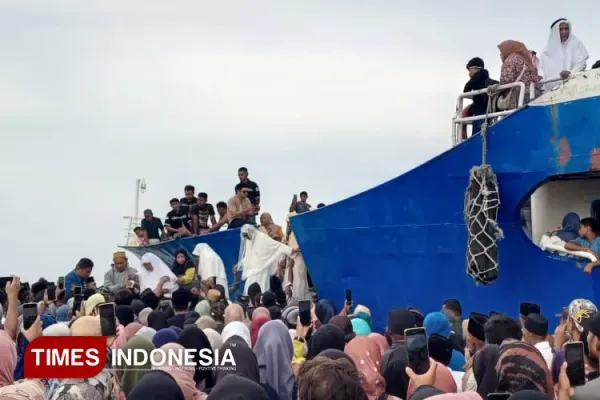 keluarga-saat-menyambut-kedatangan-jamah-haji.jpg