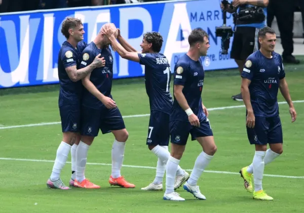 Thợ cắt tóc kiến tạo cho giáo viên thực tập ghi bàn tại FIFA Club World Cup - Ảnh 3.