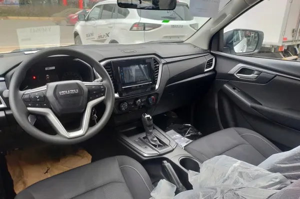 Isuzu D-Max - Ảnh 6.