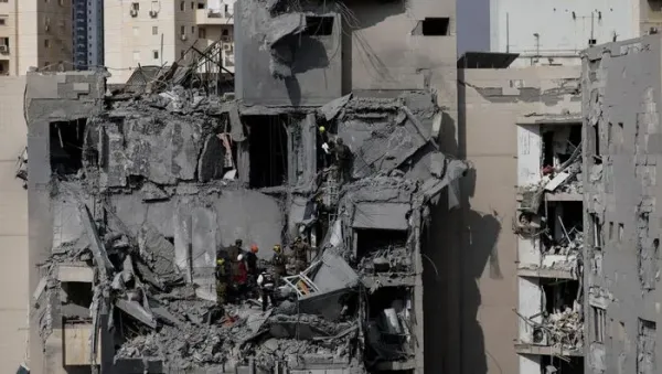 Serangan rudal Iran menghantam kawasan permukiman Beer Sheva, Israel. Konflik Israel–Iran terus memanas dan menimbulkan korban sipil.