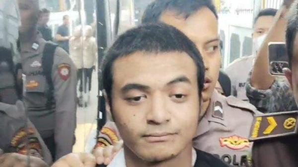 SIDANG VADEL BADJIDEH - Vadel Badjideh hadir di Pengadilan Negeri Jakarta Selatan untuk menjalani sidang perdana, Rabu (25/6/2025). Vadel Badjideh meminta maaf atas kegaduhan yang terjadi.