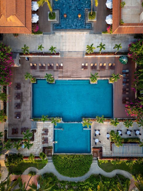 Các thành viên Manchester United đã đáp sân bay Đà Nẵng và về resort 5 sao - Ảnh 6.