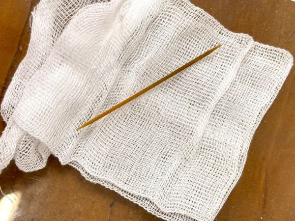 Tăm xỉa răng đâm thủng ruột già nam thanh niên ở Ninh Thuận - Ảnh 2.