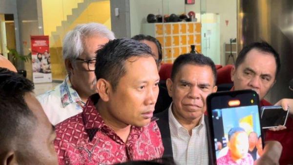 Staf Sekjen PDIP Hasto Kristiyanto, Kusnadi di Gedung Merah Putih KPK, Jakarta Selatan, Rabu (19/6/2024).