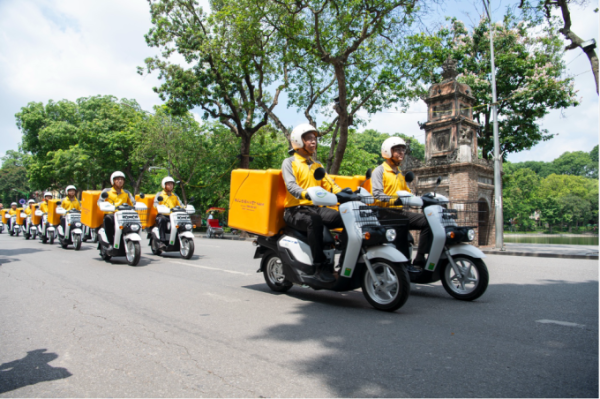 Dàn xe điện Honda Benly e: trên đường phố Hà Nội. Ảnh: HVN