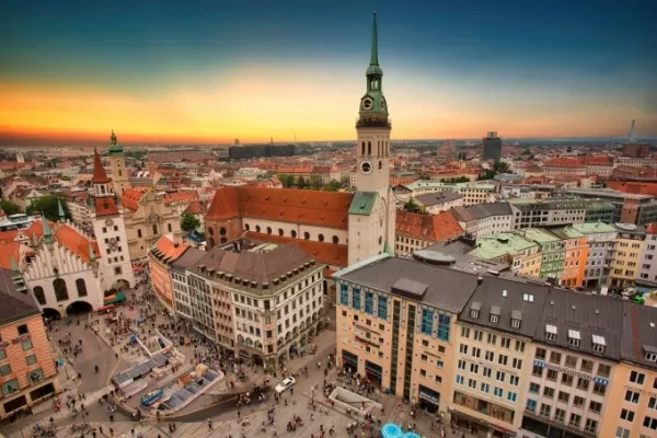 Thành phố Munich nhìn từ trên cao. Ảnh: ian kelsall/Unsplash