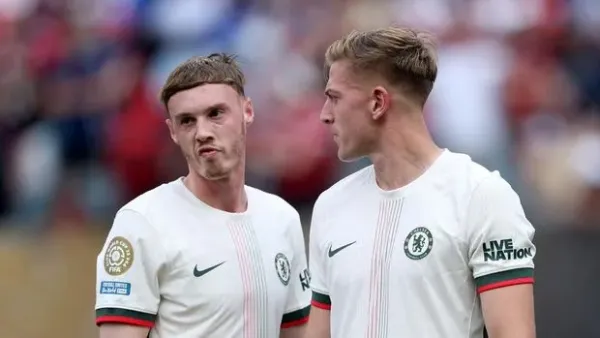 PHILADELPHIA, PENNSYLVANIA - JUNE 20: Cole Palmer of Chelsea FC and Liam Delap of Chelsea FC during the FIFA Club World Cup 2025 group D match between CR Flamengo and Chelsea FC at Lincoln Financial Field on June 20, 2025 in Philadelphia, Pennsylvania. (Photo by Carl Recine - FIFA/FIFA via Getty Images)