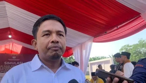 Komisioner KPU Idham Holik