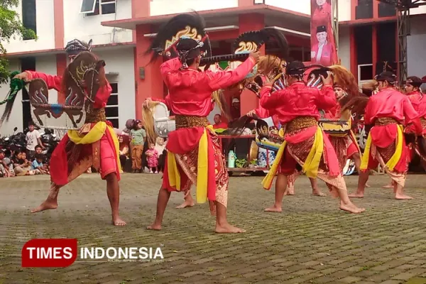 Pagelaran-kesenianKuda-Kepang-Manunggal-Karso-Budoyo-3.jpg