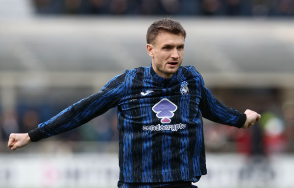 BERGAMO, ITALY - MARCH 01: Stefan Posch of Atalanta warms up prior to the Serie A match between Atalanta and Venezia at Gewiss Stadium on March 01, 2025 in Bergamo, Italy. (Photo by Marco Luzzani/Getty Images)