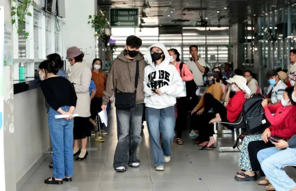 Người dân khám chữa bệnh tại nhà, từ xa được BHYT thanh toán từ ngày 1-7 - Ảnh 1.