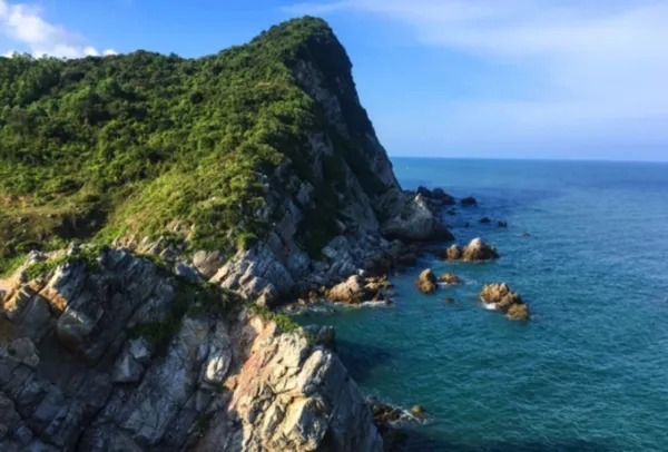 Eo Gió, Quan Lạn. Ảnh: Tuấn Đào