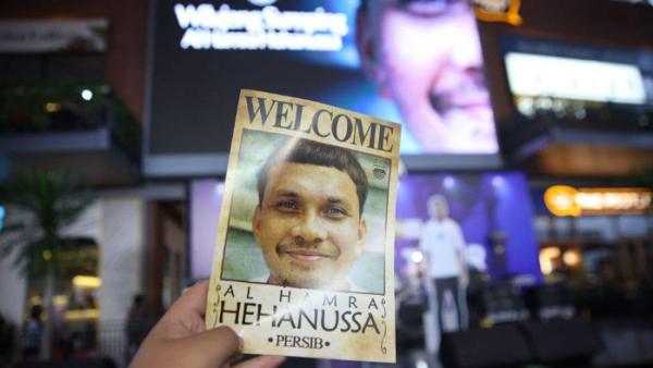 Persib Bandung resmi mengumumkan bek Hamra Hehanusa sebagai rekrutan terbaru untuk musim 2025/2026.