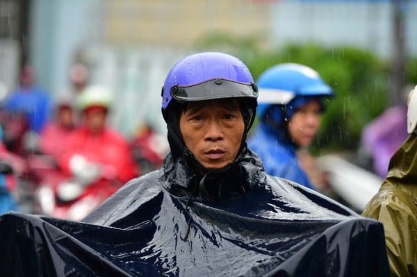 Thời tiết hôm nay 28-6: Bắc Bộ mưa rất to, Nam Bộ mưa to - Ảnh 1.