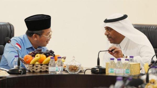 APRESIASI SUKSES HAJI - Wakil Menteri Haji dan Umrah Arab Saudi Abdul Fattah Mashat menyampaikan apresiasi atas sukses penyelenggaraan haji 2025. Ungkapan itu disampaikan saat mengunjungi kantor Petugas Penyelenggara Ibadah Haji (PPIH) Daerah Kerja (Daker) Makkah, Sabtu (28/6/2025). Tampak Wamenhaj bersama Ketua PPIH Arab Saudi, Muchlis M Hanafi. (MCH 2025)