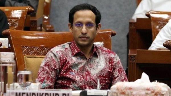 KORUPSI KEMENDIKBUDRISTEK - Menteri Pendidikan dan Kebudayaan Nadiem Makarim mengikuti rapat kerja dengan Komisi X DPR di Kompleks Parlemen Senayan, Jakarta, Kamis (12/12/2019). Kini Kejaksaan Agung mengendus dugaan korupsi di Kemendikbudristek era pemerintahan Jokowi. Sang menteri yang memimpin kala itu, Nadiem Makarim, terancam diperiksa.