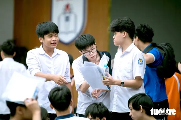 Điểm thi tốt nghiệp THPT sẽ có 'biến số'? - Ảnh 1.