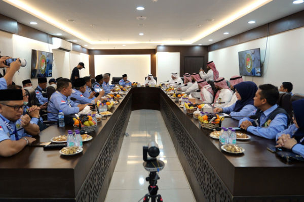 Wakil Menteri Haji dan Umrah Arab Saudi Abdul Fattah Mashat mengunjungi PPIH Daker Makkah.  Foto: Dok. Kemenag
