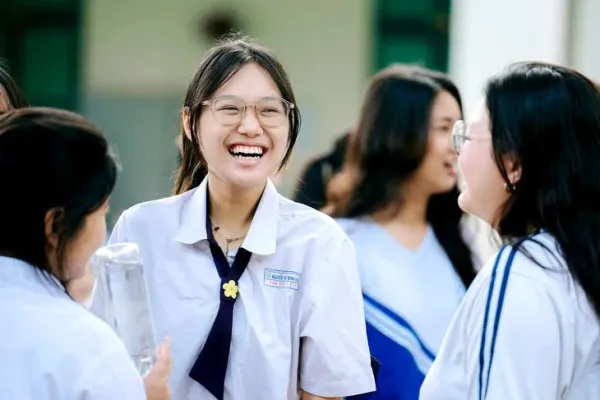 Khuyến khích xem thời sự để làm bài thi, đừng biến thành 'cái bẫy' thi cử- Ảnh 1. thời sự - Ảnh 1.