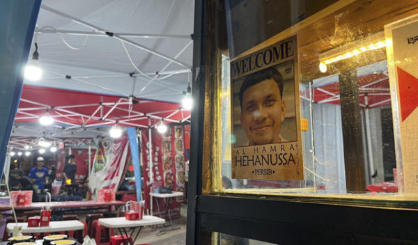 Perkenalan pemain baru Persib Bandung dengan cara yang unik. Foto: Dok. Persib