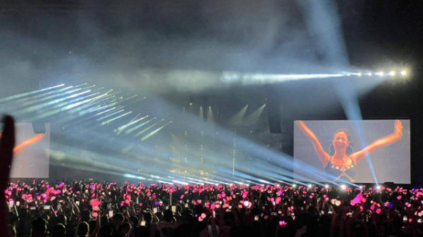 Suasana Konser Blackpink di Stadion Utama Gelora Bung Karno, Jakarta Pusat, Sabtu (11/3/2023).
 Foto: Nurlaela/kumparan