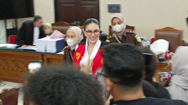 Artis Nikita Mirzani di Pengadilan Negeri Jakarta Selatan, Selasa (24/6/2025). Foto: Aprilandika Pratama/kumparan