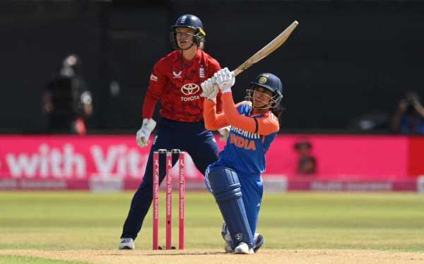 Smriti Mandhana Greeted Sophie ecclestone with a Maximum, England vs India, 1st Women's T20I, Nottingham, June 28, 2025 