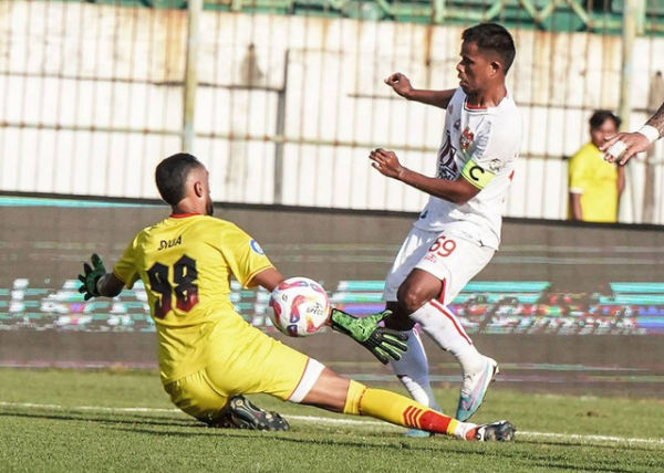 Pertandingan Liga 1 2024/25 antara Madura United vs Malut United, Sabtu (10/8). Foto: @malutunitedfc
