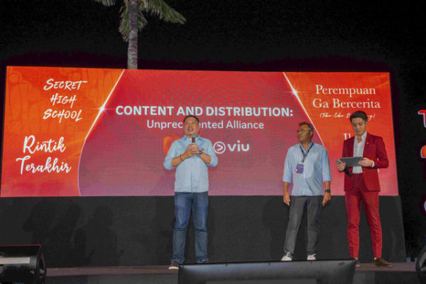 Pada APOS 2025 di Bali (24/6), Telkomsel dan Viu resmi berkolaborasi untuk percepat pertumbuhan ekonomi kreatif dan industri streaming Indonesia di tingkat pan-regional. Foto: Dok. Telkomsel