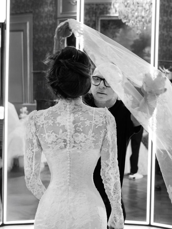 Gaun lansiran Dolce & Gabbana yang dipakai Lauren Sanchez saat menikah dengan Jeff Bezos. Foto: Instagram @laurensanchezbezos