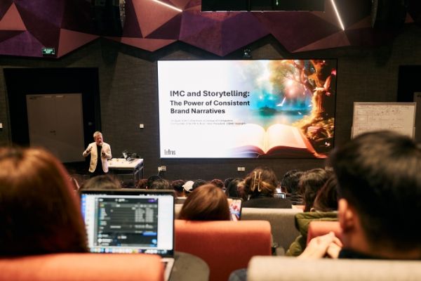 Workshops led by communication experts are seamlessly integrated throughout the program. Photo courtesy of BUV