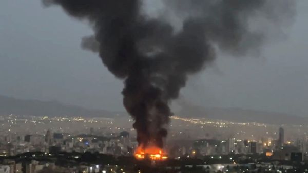 Iran nói Mỹ phải hứa không tấn công nữa nếu muốn nối lại đàm phán - Ảnh 1. Iran nói Mỹ phải hứa không tấn công nữa nếu muốn nối lại đàm phán - Ảnh 1.