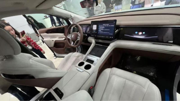 Wujud MPV BYD M9 di China. Foto: Car News China
