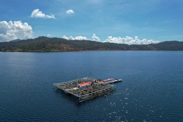 Foto udara, kapal nelayan di Kecamatan Lasolo, Kabupaten Konawe Utara, Sulawesi Tenggara, Jumat. Foto: Jojon/ANTARA FOTO