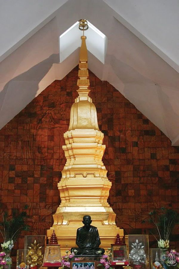 รายงานพิเศษ - เหรียญดอกจิก‘หลวงปู่กินรี’ 