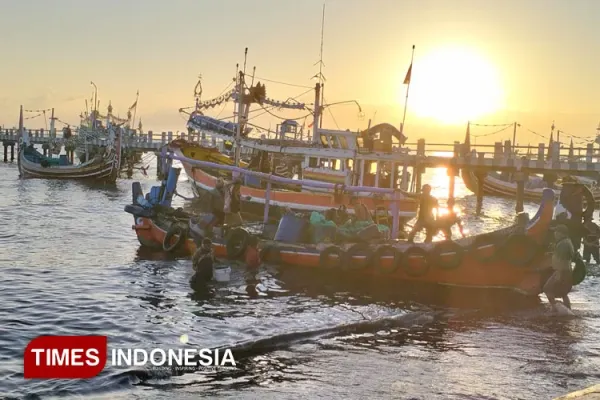 pagi-di-TPI-Mimbo-Situbondo-2.jpg