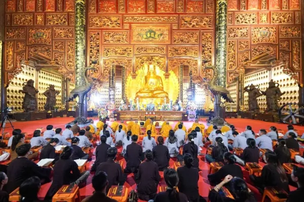 Đúng 6h sáng nay, Hơn 18.000 ngôi chùa, tự viện trên cả nước đồng loạt cầu Quốc thái dân an - Ảnh 5. Hơn 18.000 ngôi chùa và tự viện cả nước đồng loạt 6h sáng cử chuông trống cầu quốc thái dân an - Ảnh 5.