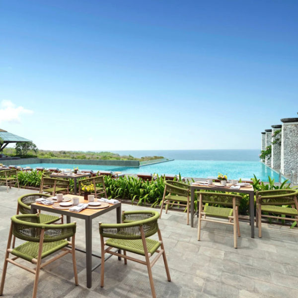 Pemandangan Samudera Hindia dari restoran Commune. Foto: Umana Bali