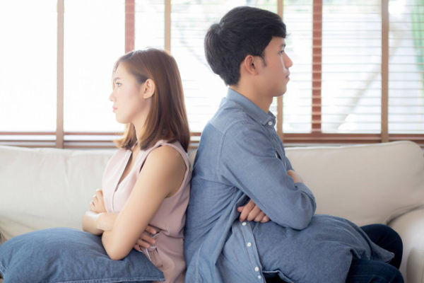 Ilustrasi pasangan bertengkar. Foto: Shutterstock