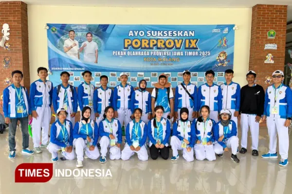 Atlet-Muaythai-Adu-Kekuatan-di-Kota-Malang-c.jpg