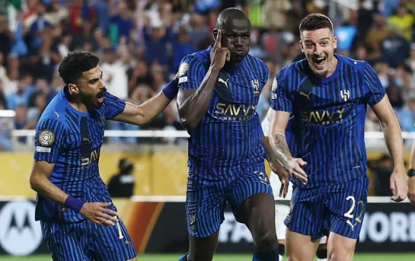 FIFA nở mày nở mặt - Ảnh 1. FIFA nở mày nở mặt - Ảnh 1.