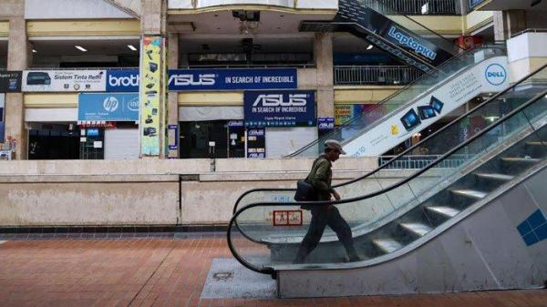 KONSEP BARU -  Suasana Hi-Tech Mall Surabaya yang sebelumnya sempat menjadi pusat teknologi di Kota Pahlawan. Wali Kota Surabaya Eri Cahyadi berencana melakukan revitalisasi Hi-Tech Mall. Tak sekadar pusat teknologi, kawasan ini akan menjadi pusat kegiatan kreatif dan olahraga di Surabaya.